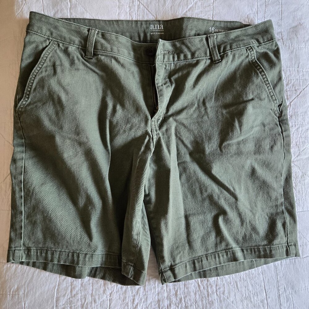 A.M.A. Olive Green Bermuda Shorts Size 16